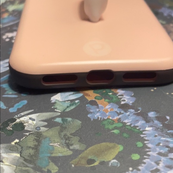 Pre-loved blush loopy case. Case fits iPhone XR - Picture 4 of 8